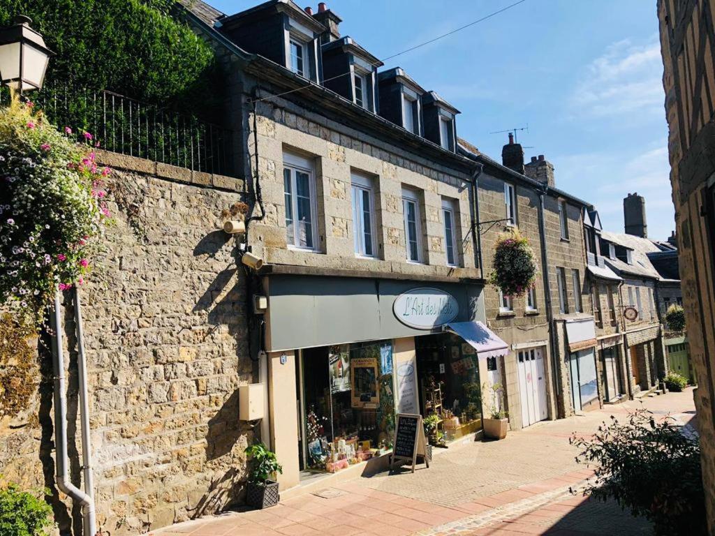 A La Maison - Hebergement De Luxe Domfront (Orne) Exterior foto
